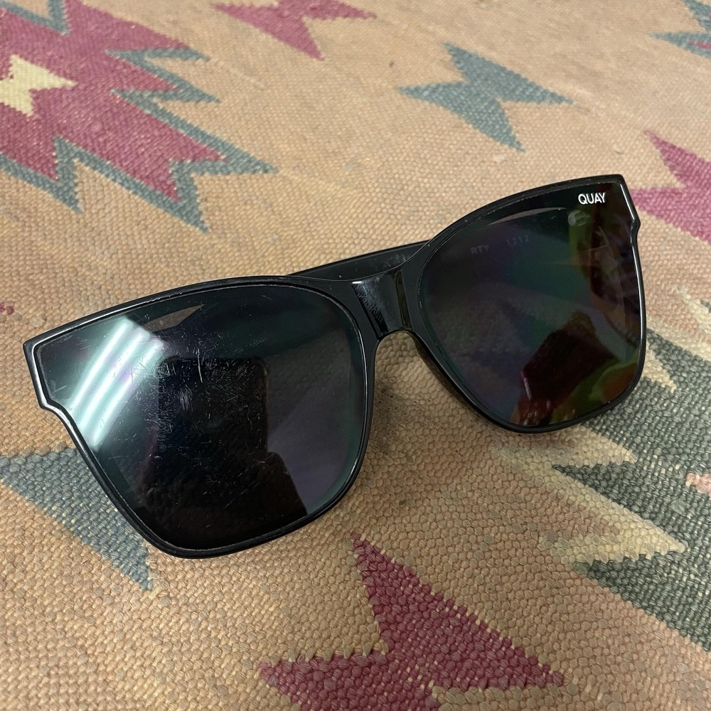 Quay Sunglasses Womens Black Oversized Square Plastic Tinted Lenses AF RTY 1212